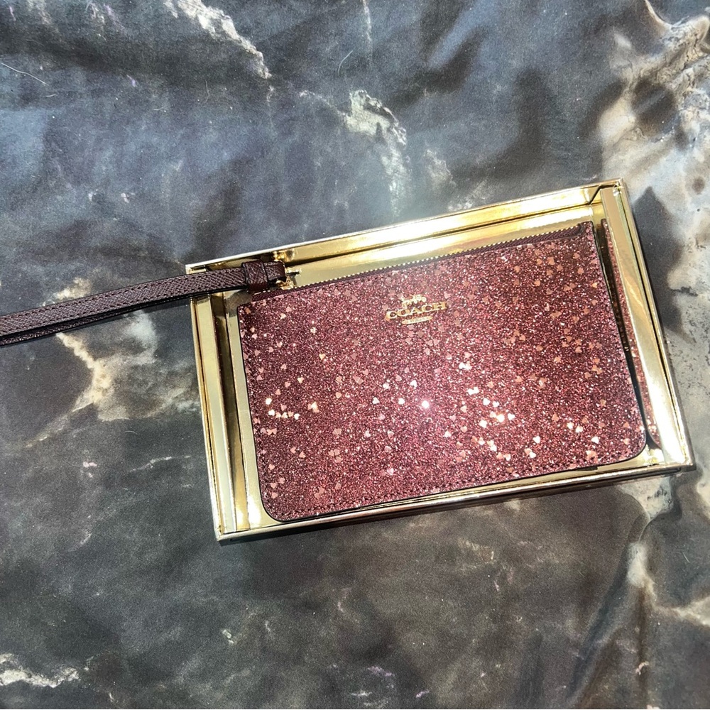 New in Box Coach Small Wristlet Heart Glitter Collection Raspberry